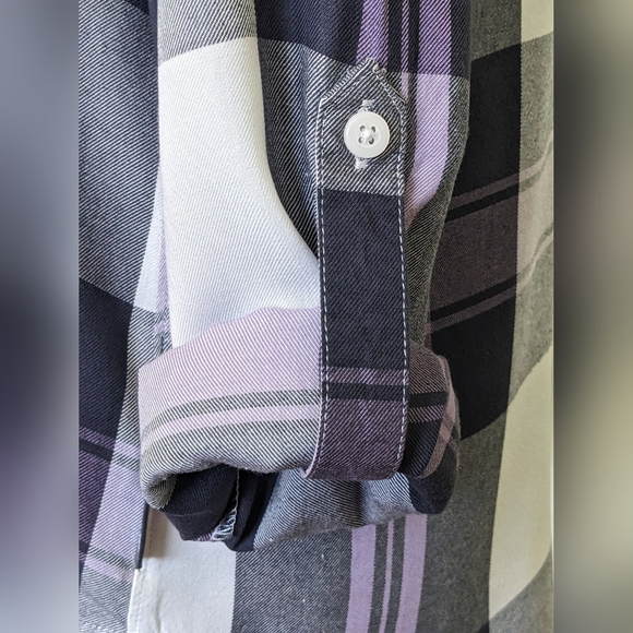 Eddie Bauer | Woman's Plaid Button Up Shirt Size M - Picture 5 of 9